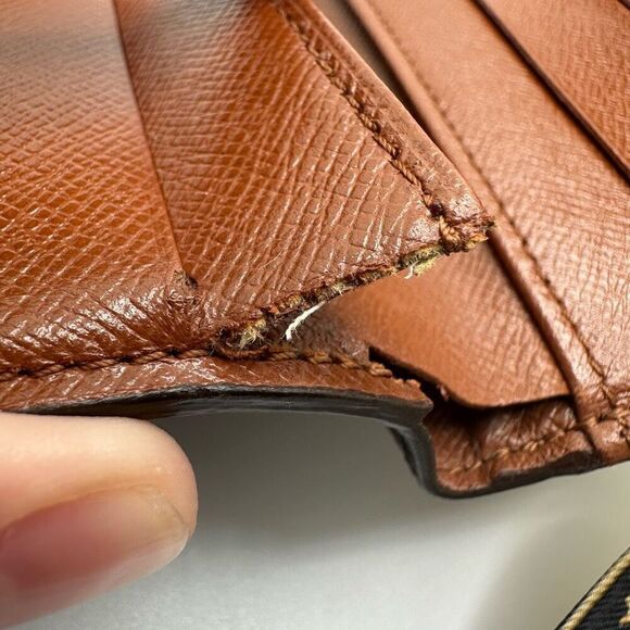 Louis Vuitton Monogram Elise Wallet - Picture 13 of 16